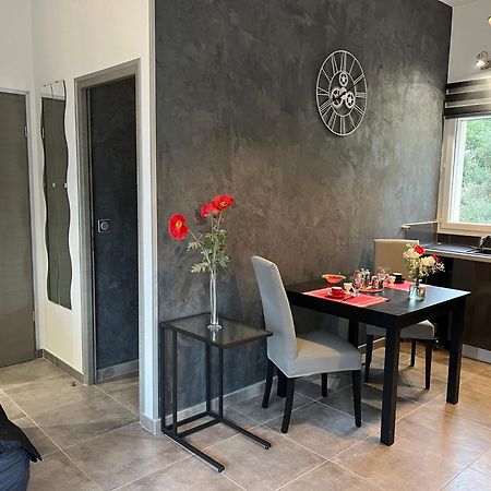 Apartamento L'AMANDERAIE à côté de LOURMARIN en LUBERON Cadenet Exterior foto