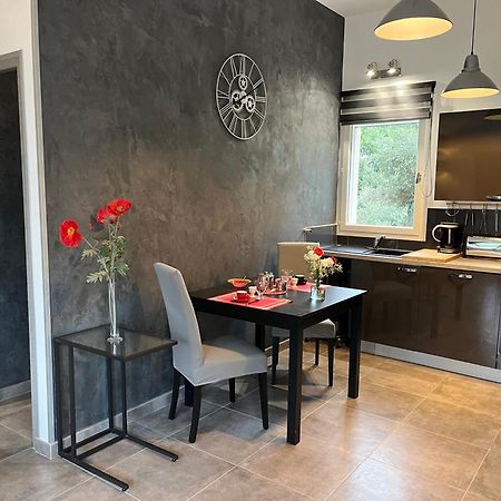 Apartamento L'AMANDERAIE à côté de LOURMARIN en LUBERON Cadenet Exterior foto