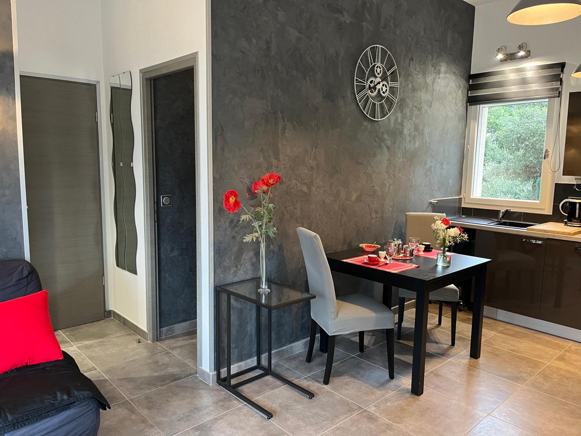 Apartamento L'AMANDERAIE à côté de LOURMARIN en LUBERON Cadenet Exterior foto