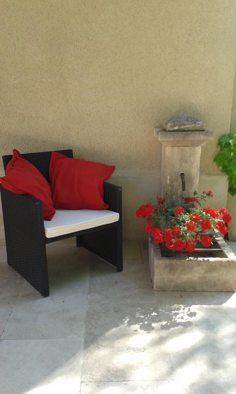 Apartamento L'AMANDERAIE à côté de LOURMARIN en LUBERON Cadenet Habitación foto