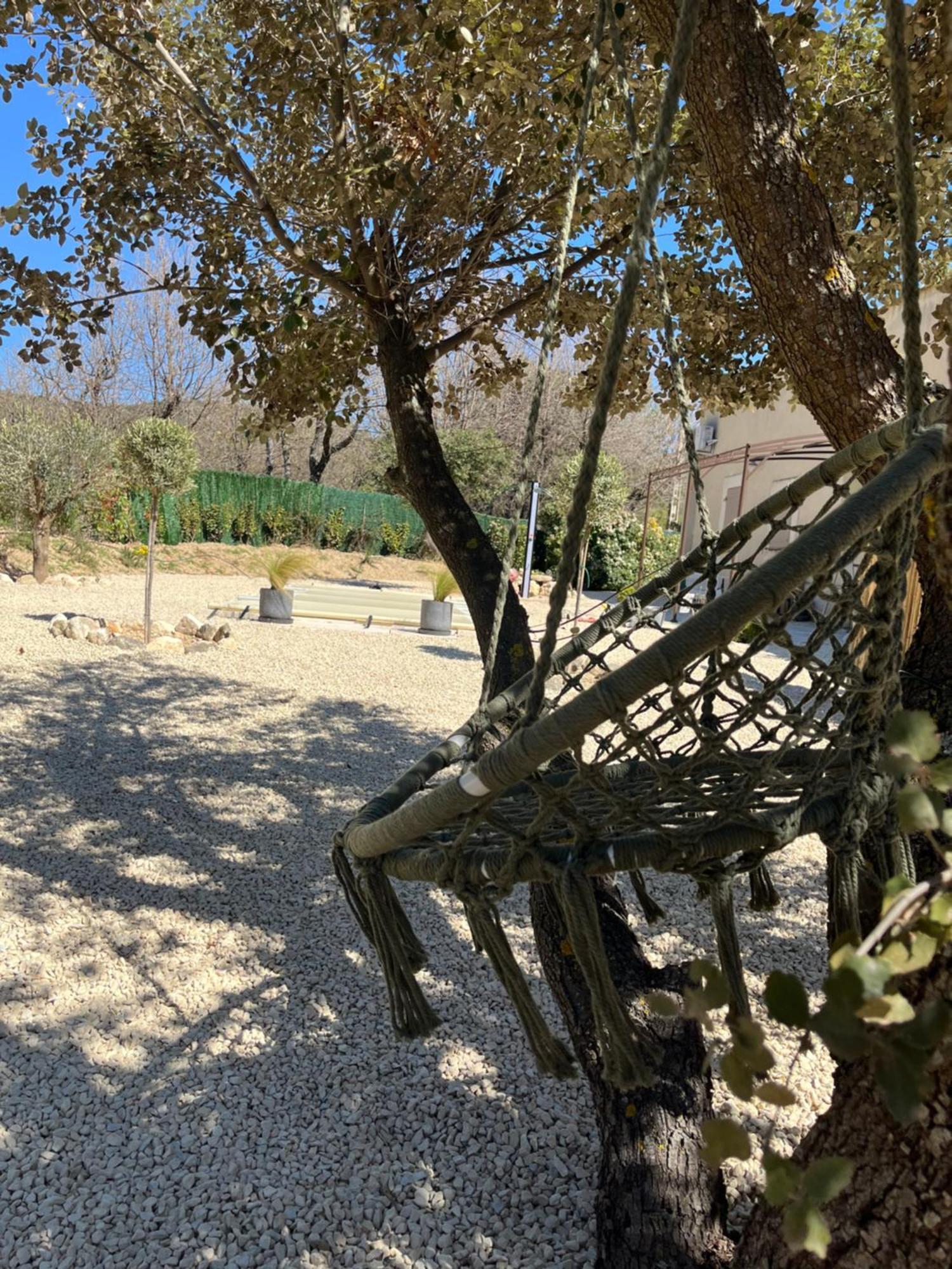 Apartamento L'AMANDERAIE à côté de LOURMARIN en LUBERON Cadenet Exterior foto