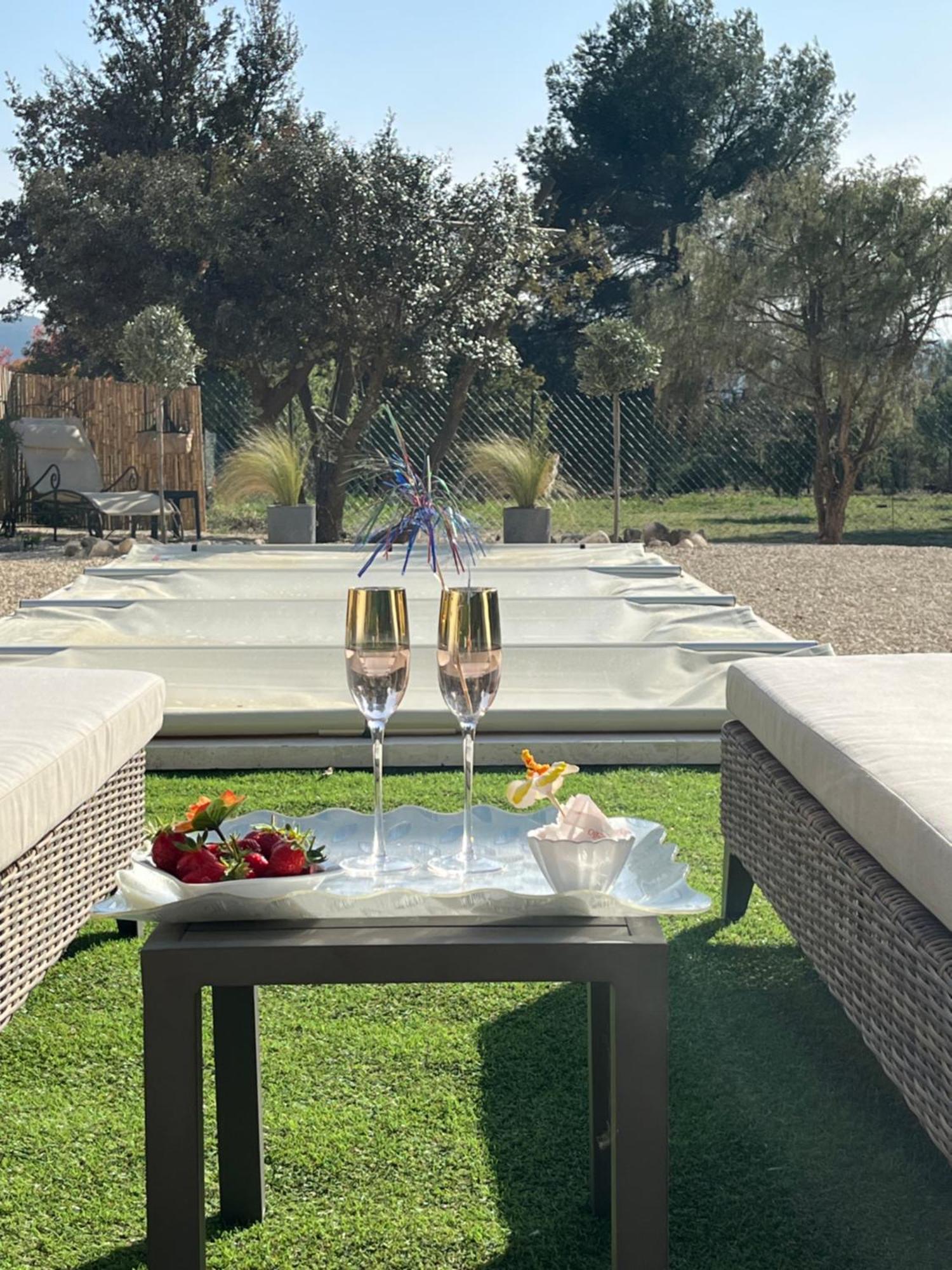 Apartamento L'AMANDERAIE à côté de LOURMARIN en LUBERON Cadenet Exterior foto